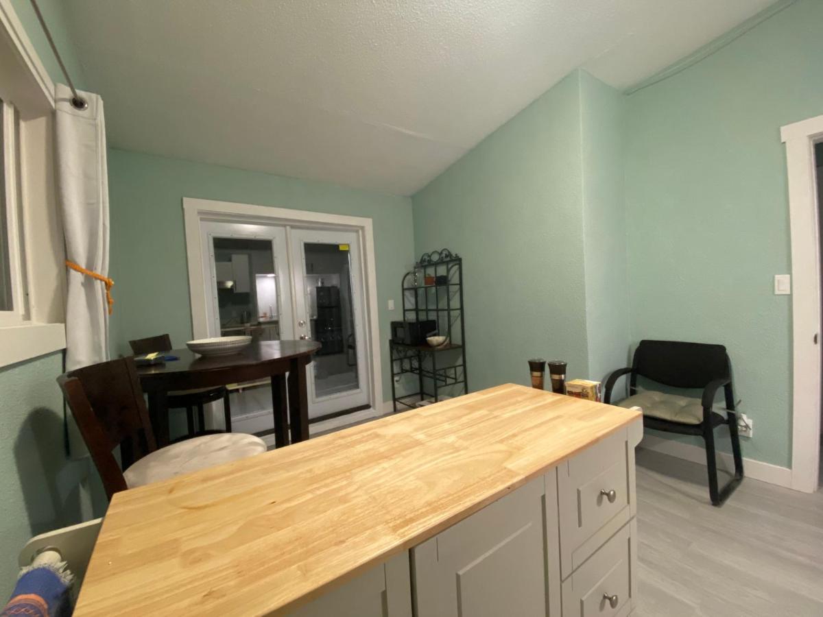 Hudson Homes Bnb Saanich Kültér fotó
